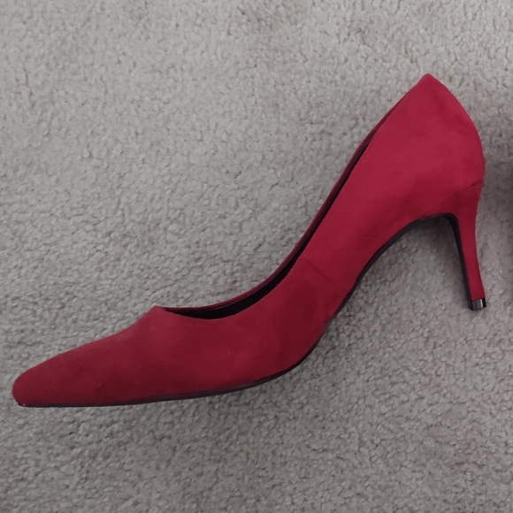 Red Suede Pumps - Picture 5 of 8